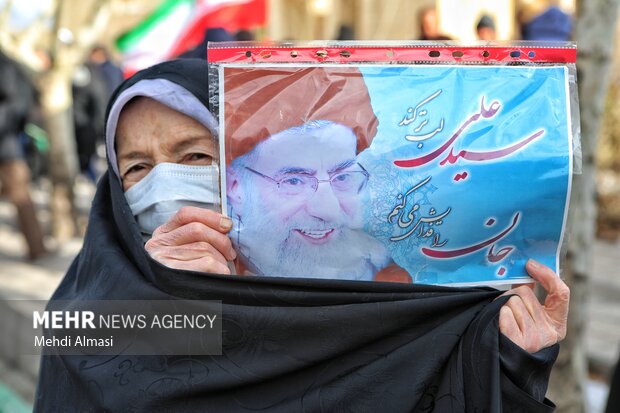 راهپیمایی مردم زنجان در محکومیت نشریه فرانسوی