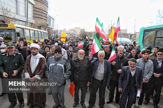 راهپیمایی مردم زنجان در محکومیت نشریه فرانسوی
