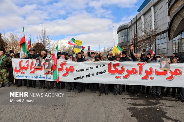 راهپیمایی مردم زنجان در محکومیت نشریه فرانسوی