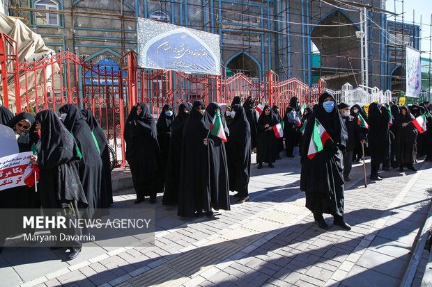 راهپیمایی در محکومیت اهانت نشریه فرانسوی به مرجعیت دینی در بجنورد