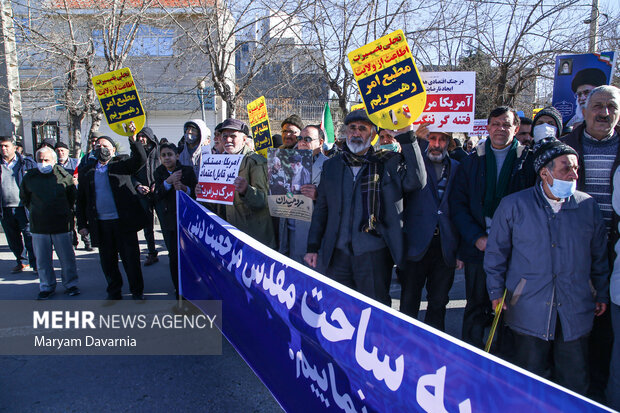 راهپیمایی در محکومیت اهانت نشریه فرانسوی به مرجعیت دینی در بجنورد