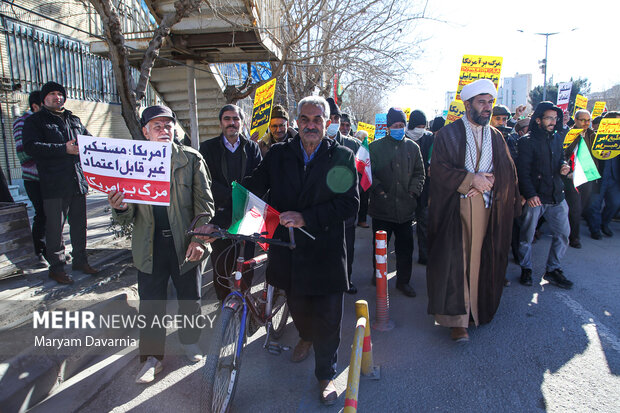 راهپیمایی در محکومیت اهانت نشریه فرانسوی به مرجعیت دینی در بجنورد