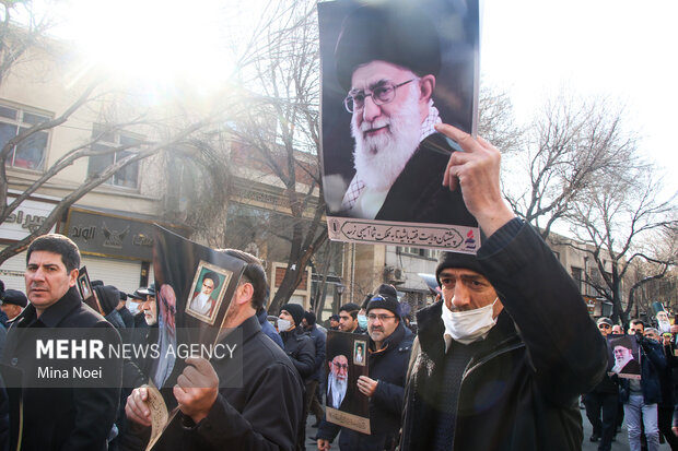 گستاخانہ خاکوں کی اشاعت کیخلاف ایرانی شہر تبریز میں مظاہرہ
