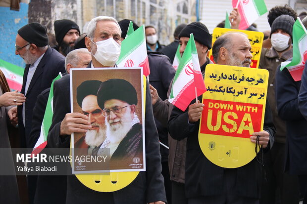 راهپیمایی در محکومیت اهانت نشریه فرانسوی به مرجعیت دینی در کرمانشاه