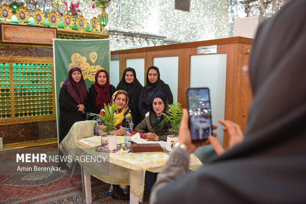 جشنواره بداهه نویسی «مشق مادر» در شیراز