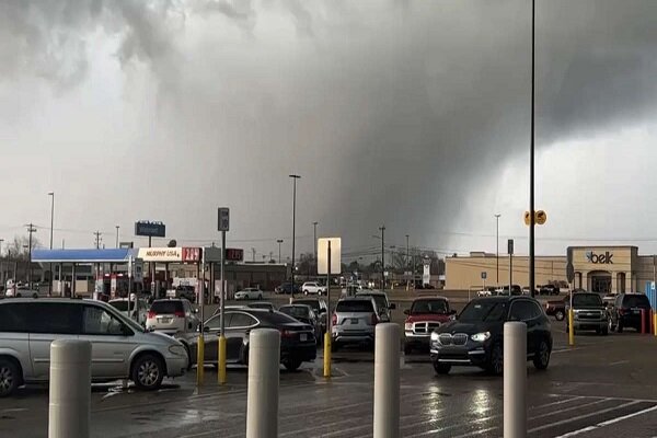 At least 6 dead after destructive tornadoes tear through S US - Mehr ...