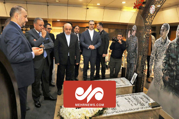 Emir Abdullahiyan'dan Lübnan direniş şehitlerinin mezarına ziyaret  Emir Abdullahiyan'dan Lübnan direniş şehitlerinin mezarına ziyaret