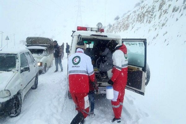 ۹۹۰ گرفتار در برف و کولاک در کهگیلویه و بویراحمد امداد رسانی شدند