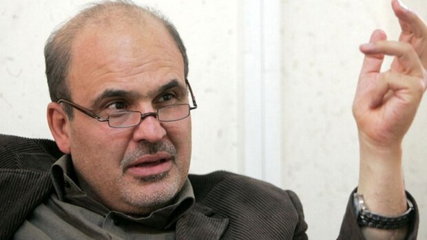 جلائی‌پور: وظیفه اخلاقی داریم جانانه از نظامیان و فرماندهان دفاع کنیم