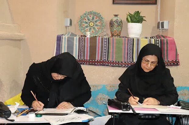 جشنواره ملی بداههنویسی «مشق مادر» در یزد برگزار شد