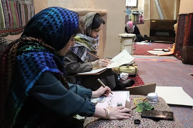 جشنواره ملی بداههنویسی «مشق مادر» در یزد برگزار شد