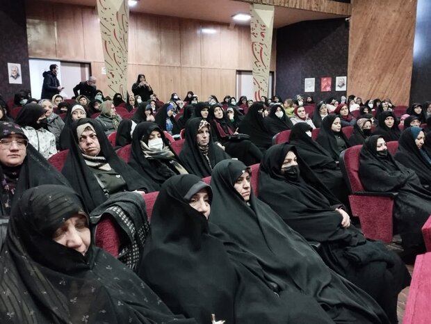 تربیت نسل فاطمی با تبیین و روشنگری میسر است