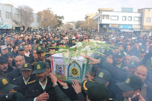 بدرقه باشکوه پیکر مطهر شهید «احمد کشوری نیا» در ساوه