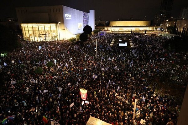 در تظاهرات بی‌سابقه ۱۰۰ هزار معترض علیه «نتانیاهو» چه گذشت؟+ فیلم