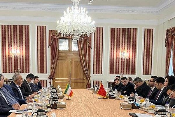 Tahran'da İran-Türkiye Konsolosluk İstişare Toplantısı Tahran'da İran-Türkiye Konsolosluk İstişare Toplantısı