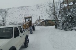 بارش نیم متری برف در ارتفاعات خورگام رودبار/ محورهای اصلی و فرعی باز است
