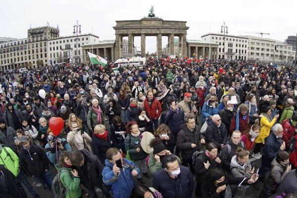 تظاهرات مردم آلمان در برلین علیه سیاست‌های غرب در قبال روسیه