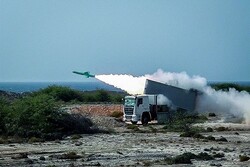 IRGC Navy Force holds drill in Persian Gulf