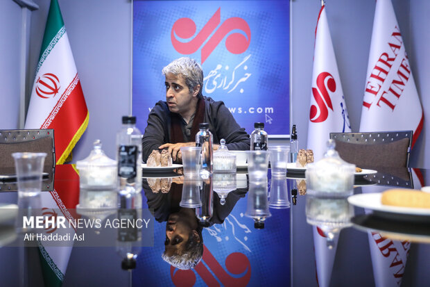 به جشنواره «تئاتر فجر» ادای دین میکنم/ سوءتفاهم «بودن یا نبودن»!