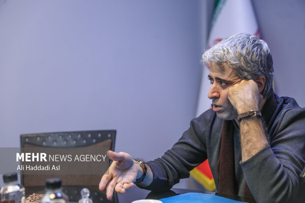 به جشنواره «تئاتر فجر» ادای دین میکنم/ سوءتفاهم «بودن یا نبودن»!