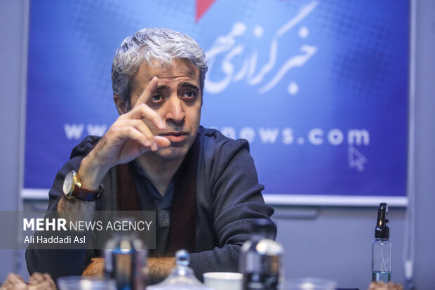 به جشنواره «تئاتر فجر» ادای دین میکنم/ سوءتفاهم «بودن یا نبودن»!