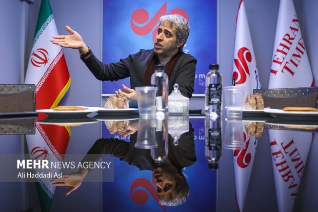 به جشنواره «تئاتر فجر» ادای دین میکنم/ سوءتفاهم «بودن یا نبودن»!