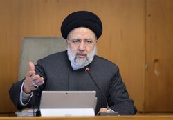 الرئيس الايراني يطالب اعضاء الحكومة بإزالة مصادر الفساد وبذل جهدهم لتحسين مستوى معيشة الشعب