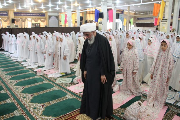 جشن تکلیف دانش آموزان دختر سوم ابتدایی شهر بوشهربرگزار شد