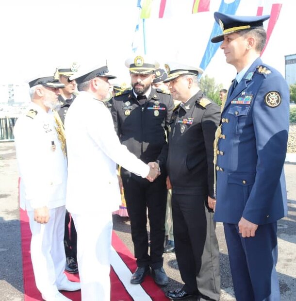 Pakistan navy ships dock at Bandar Abbas in S Iran