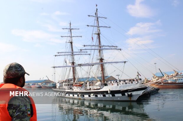 ناوگروه صلح و دوستی نیروی دریای ارتش پاکستان در بندرعباس ناوگروه صلح و دوستی نیروی دریای ارتش پاکستان در بندرعباس