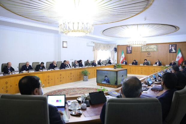 عیدی کارکنان و بازنشستگان دولت یک میلیون و 800 هزار تومان شد