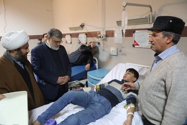 عیادت استاندار آذربایجانغربی از مصدومان زلزله شهرستان خوی
