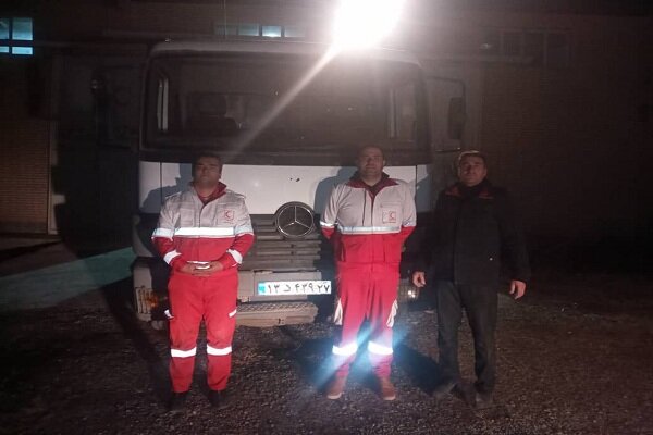 بارگیری تعداد ۳۰۰ تخته پتو به مناطق زلزله زده خوی