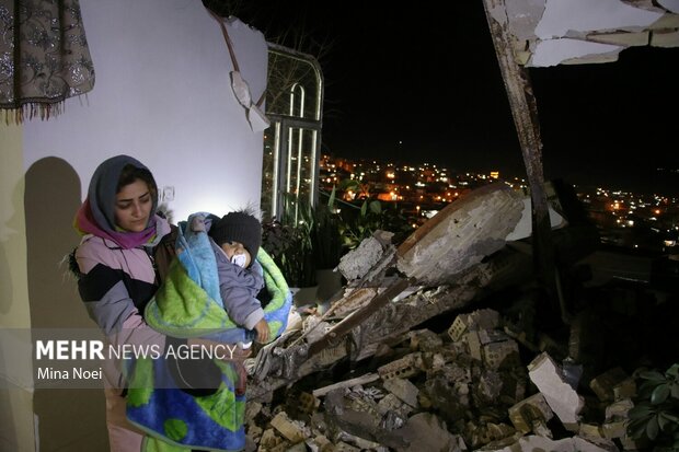 İran'daki depremden fotoğraflar