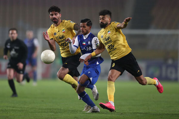 اضلاع مربع مدعیان از هم باز شد / جهش پرسپولیس و رنگ زرد استقلال! 2