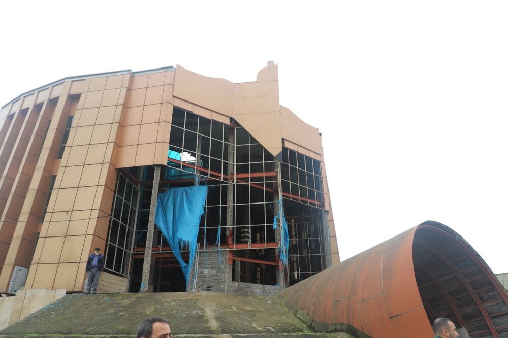 وزیر آموزش و پرورش از پروژه های نیمه تمام گیلان بازدید کرد