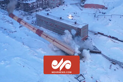 لحظه تخریب یک سازه مرتفع در شمال سیبری