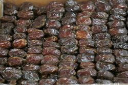 بیش از ۵تن خرما در ماه رمضان در کرمانشاه توزیع شده است