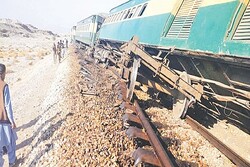 Six passengers injured as bomb blast derails Pakistani train