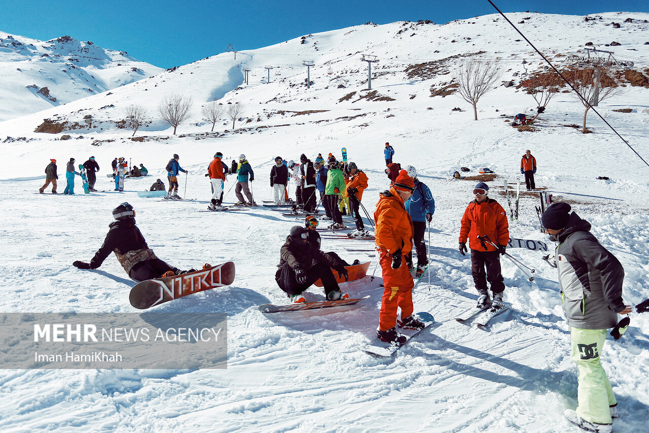 جاده پیست تاریک دره همدان در پیچ و خم بازگشایی/ بنبست گردشگری زمستانی