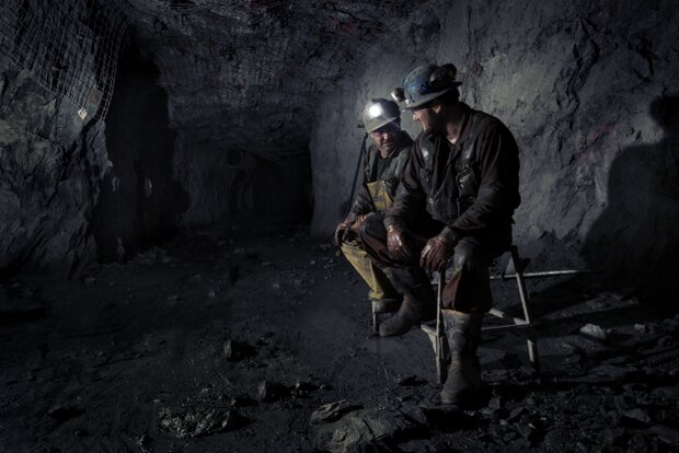 یک معدن و دردسرهای بسیار/ آلبلاغ همچنان درگیر روندهای اداری