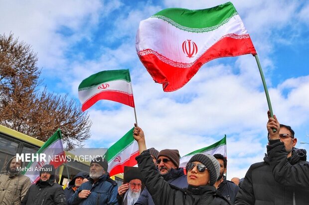 راهپیمایی مردم زنجان در محکومیت نشریه فرانسوی