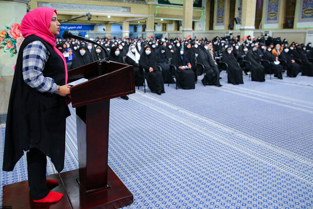 خانهداری خانه نشینی نیست