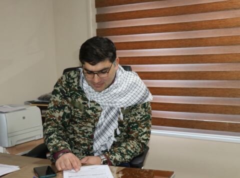 کارکنان و فرهنگیان لرستانی با لباس پاسداری درمحل کارخود حاضر شدند