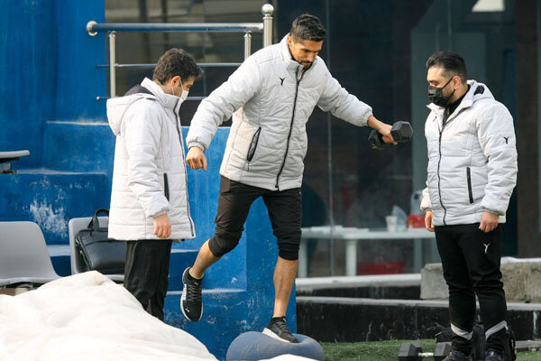 تصاویری از وضعیت چهار بازیکن مصدوم استقلال قبل از دیدار با ملوان 