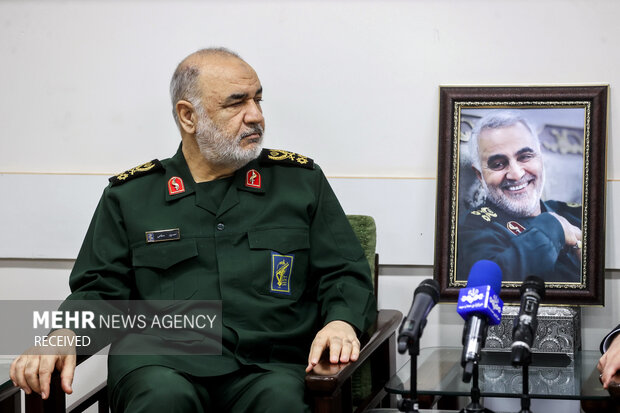 IRGC chief Salami's meeting with Parl. speaker Ghalibaf
