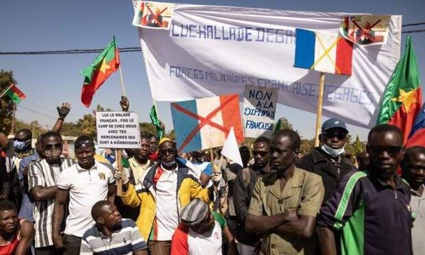 Burkina Faso protesters call on France to withdraw troops