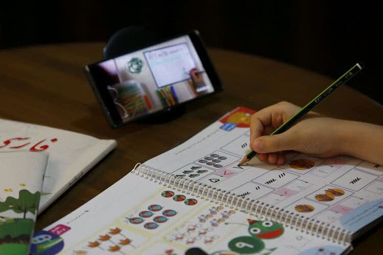 تمامی مدارس شهرستان کهک شنبه غیرحضوری شد