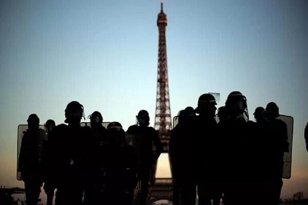تظاهرات معترضان در فرانسه به درگیری با پلیس منجر شد