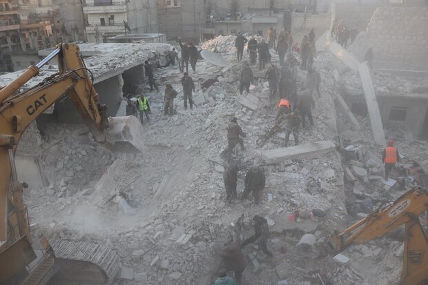 تلفات ریزش کامل یک آپارتمان در حلب به ۱۷ نفر رسید